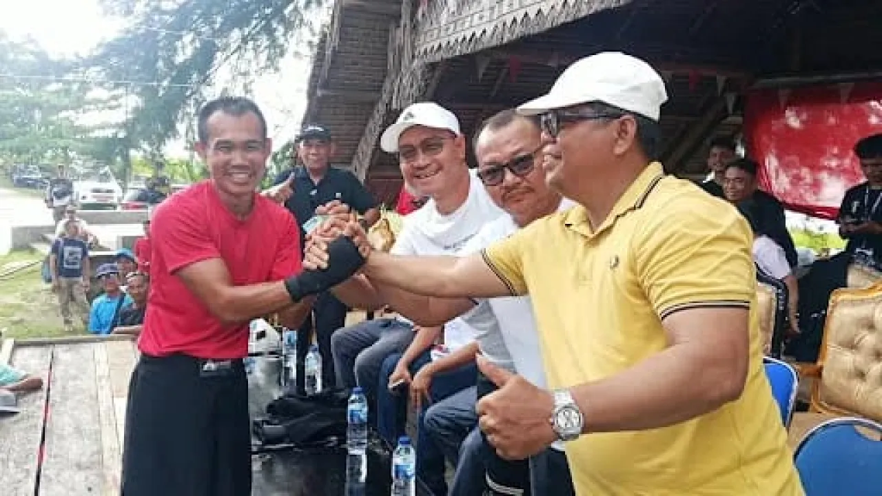 Atlet tarung bebas Mixed Martial Arts (MMA) Mentawai Sastra Wandi